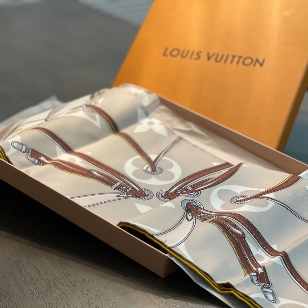 New Louis Vuitton Square 90 Silk Scarf
